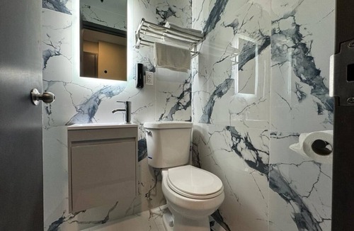 Brownsville Hotel | Moon Hotel Brooklyn