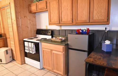 Woodbine Cabin | Moose Lodge | King Bed Full Kitchen Laundry Near Laurel River Lake