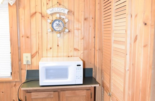 Woodbine Cabin | Moose Lodge | King Bed Full Kitchen Laundry Near Laurel River Lake