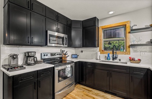 Blairsville Cabin | Moose Shack - Mountain Views · Spa King Suite · Game Room · 3 Patios