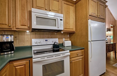 Cashiers Cottage | Moss Cottage - a 3 bedroom, 3 bathroom High Hampton property with mountain views