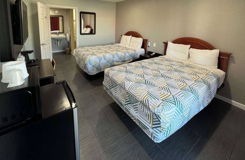 Englewood South Hotel | Motel 6 Englewood, FL