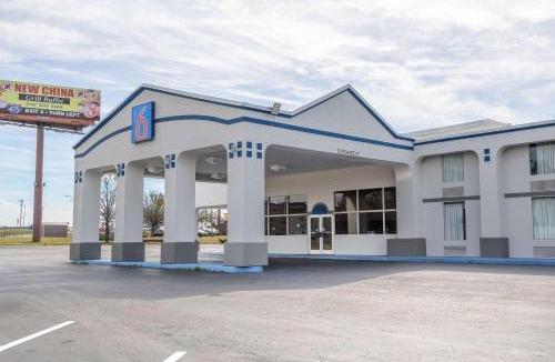 Forsyth Hotel | Motel 6 Forsyth, GA Tift College