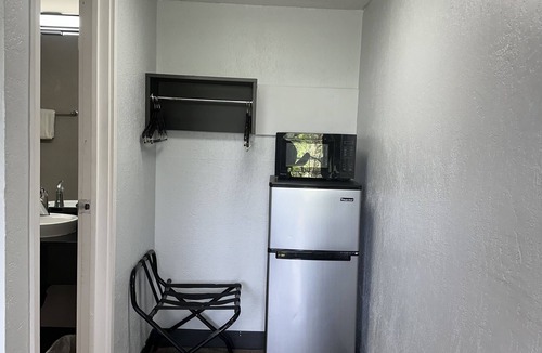 Doctors Inlet Hotel | Motel 6 Jacksonville, FL - Orange Park
