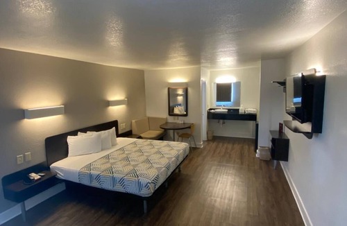 Manchester Hotel | Motel 6 Manchester, TN