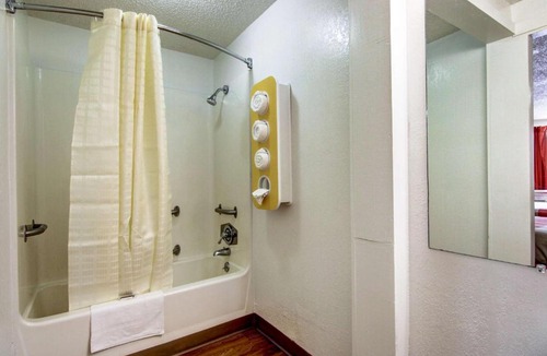 Union City Hotel | Motel 6-Union City, GA - Atlanta Airport