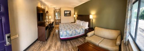 Madisonville Hotel | Motor Inns Of America