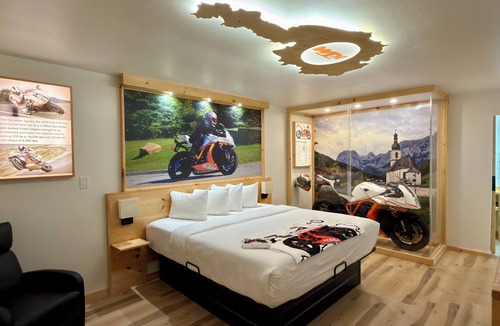 Kodak Hotel | Motorcycle Inn