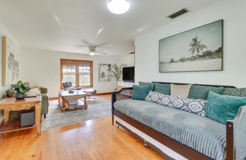 Mount Dora House | Mount Dora Home Private Pool, Spa and Tropical Bar!