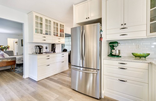 Mount Dora House | Mount Dora Tropical Escape: Steps to Lake Gertrude