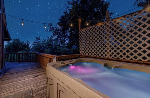 Sevierville Cabin | Mount LeConte Views: Hot Tub & Arcade Games