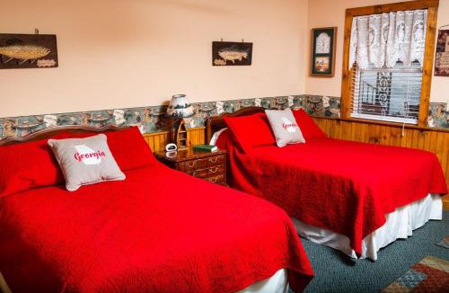 Clayton Hotel | Mountain Aire Cottages, Inn & Glamping
