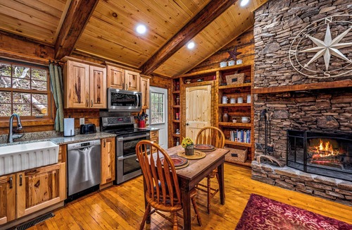 Townsend Cabin | Mountain Cabin Oasis with Luxury Kitchen