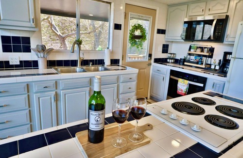 Marble Falls Ski Chalet | Mountain Chalet for 8 - Near Hiking & Buffalo River + Full Coffee Bar & Kitchen