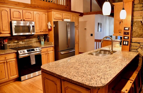 Laurel Ridge House | Mountain Chalet with Beautiful Views, Pet Friendly, 6 Bdrms, 2 kings