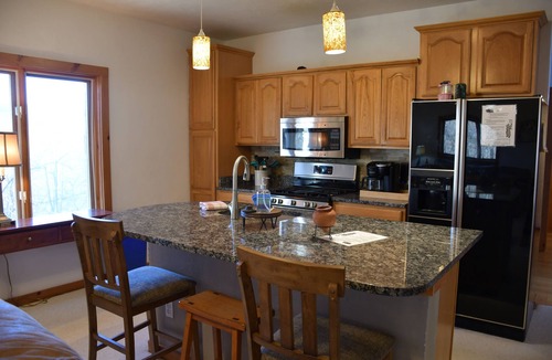 Laurel Ridge House | Mountain Chalet with Beautiful Views, Pet Friendly, 6 Bdrms, 2 kings