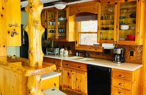 Blairsville Cabin | Mountain Creek Cabin VERY private 13 acres with trails, creeks. Bordering USNF!