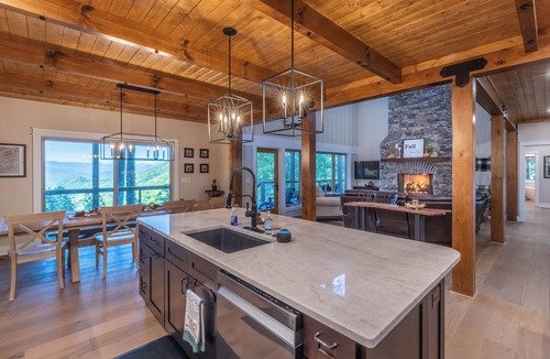 Whittier Cabin | Mountain Creek View-Hot Tub - Views - Gas Firepit