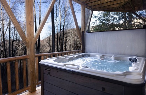 Maggie Valley Cabin | Mountain Dream - New Hot Tub! in Gated Smoky Mountain Retreat Community