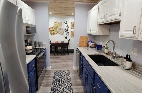 Topton House | Mountain Getaway w/Stunning Lake Views - Hot Tub, firepit, pool table, hammock