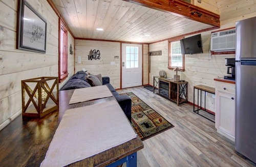 Hayesville Cabin | Mountain Glamping Cabin in Hayesville, North Carolina near the Appalachian Trail