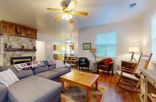Sylva House | Mountain Hideaway