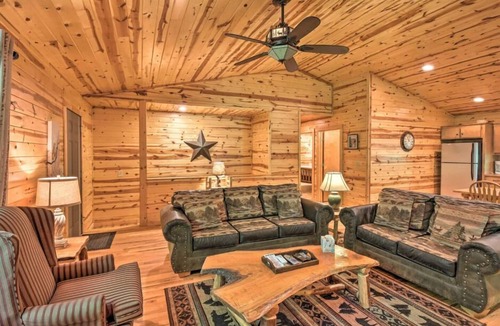 Helen Cabin | Mountain Laurel 2/2! Pool table! Firepit! Close to Helen.