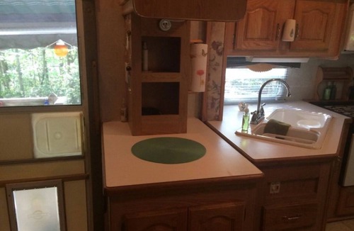 Cleveland House | Mountain Retreat RV and beautiful cabin, Pet friendly #2509044