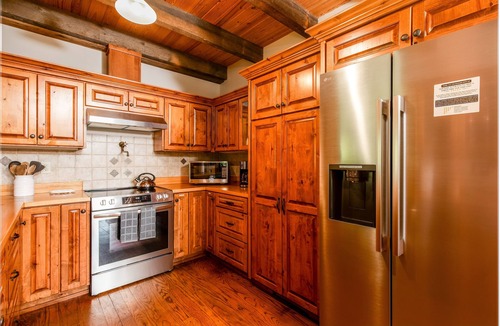 Newland Cabin | Mountain Sunsets, Secluded, Rustic-Modern Charm, Close to Top Attractions & BRP