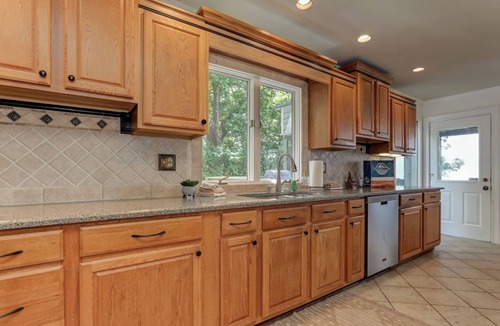Big Canoe House | Mountain Top Escape - Stunning mountain views & bubbling hot tub!