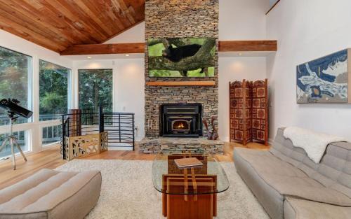 Big Canoe House | Mountain Top Escape - Stunning mountain views
