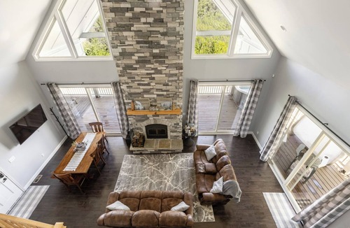 Vein Mountain Cabin | Mountain Top Escape w/Hot Tub, Fireplace & Views