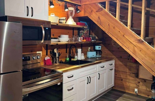 Helen Cabin | Mountain Tranquility Romantic-Hot Tub-Cabin w/View