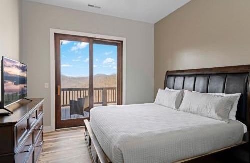 Sylva House | Mountain View C - Mountain Stay, King Suite, Fireplace, and Mountain Views