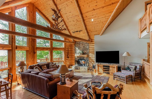 Old Fort Cabin | Mountain View Cabin near Asheville with Hot Tub
