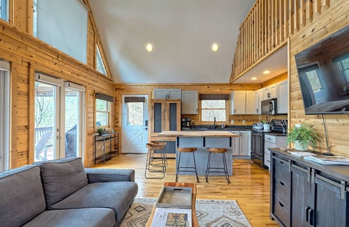 Tiger Cabin | Mountain View ~ Sunsets on the Porch ~ Near Lake Burton!