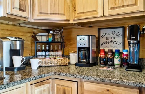 Sevierville House | Mountain Views | Heated | Pool Hot Tub | Luxurious