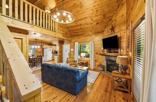 Caton Cabin | Mountain Views & Hot Tub Pool Table | Log Cabin