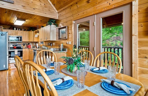 Wears Valley Cabin | Mountain Views! Luxury 5-STAR Cabin! Hot Tub & Private Hiking into GSMNP