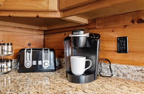 Sevierville Cabin | Mountain Views/ Secluded 3 King Bed Master Suites/Pet friendly w/fee