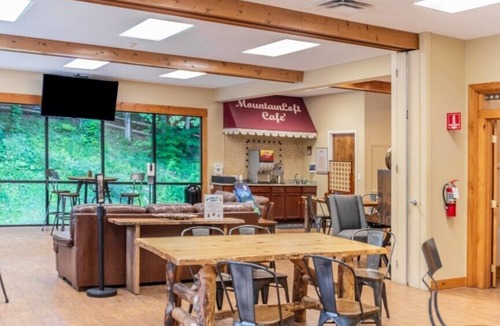 Gatlinburg Villa | MountainLoft™ - 1 Bedroom Deluxe Villa