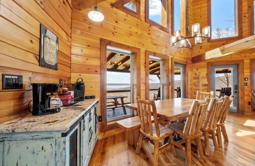 Bryson City Cabin | Mountaintop 4-bed Luxury Getaway w Sunset View, Game room, Hot Tub & Fire Pit