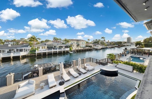 North Miami Beach House | Movie theatre, Elevator Beach Mansion