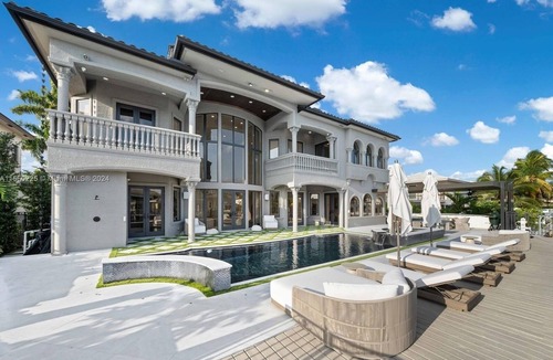 North Miami Beach House | Movie theatre, Elevator Beach Mansion