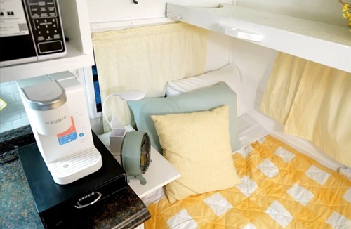 Victory Manor - East Hill - Donwood House | Ms Buttercup is Close to Downtown and Savannah Bananas!