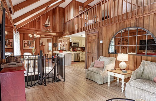 Lake Lure House | Mt House with Amenities: Golf, Lake, Hiking, Pools, SPA and more.