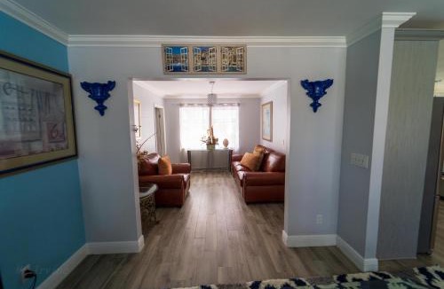 Florida Gardens House | Mt Irvine Luxe Pool Cottage/Close to Beach and Equestrian