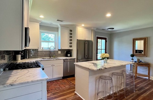 Mount Pleasant House | Mt Pleasant Cottage-Downtown, Shem Creek & Beaches