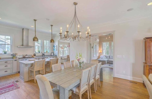 Mount Pleasant House | Mt Pleasant Treasure-Mins to the Beach