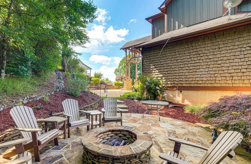 Hiawassee House | Mtn & Lake Views! Perfect for Family & Friends